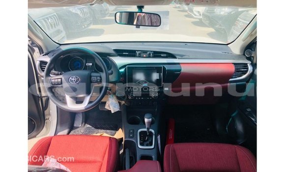 Buy Import Toyota Hilux White Car in Import - Dubai in Region of Bouenza Buy Import Toyota Hilux White Car in Import - Dubai in Region of Bouenza