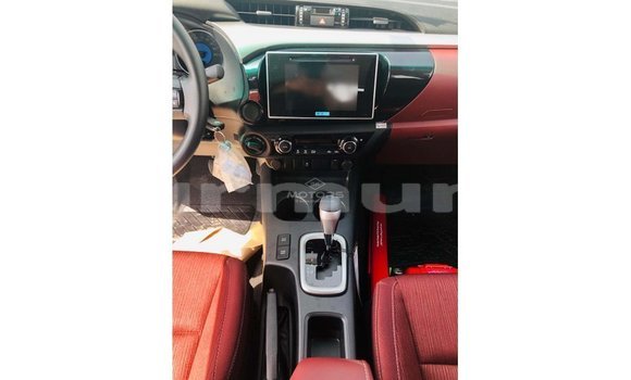 Buy Import Toyota Hilux White Car in Import - Dubai in Region of Bouenza Buy Import Toyota Hilux White Car in Import - Dubai in Region of Bouenza
