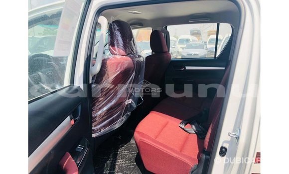 Buy Import Toyota Hilux White Car in Import - Dubai in Region of Bouenza Buy Import Toyota Hilux White Car in Import - Dubai in Region of Bouenza