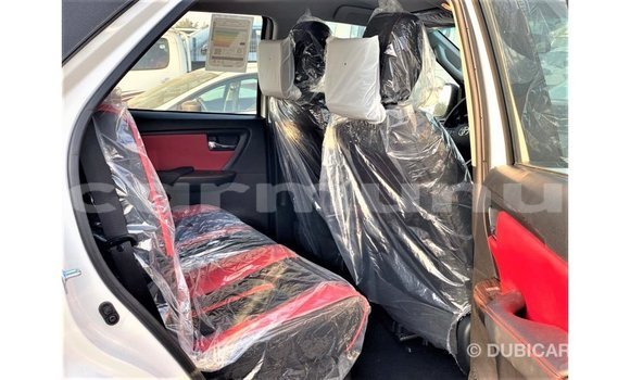 Acheter Import Voiture Toyota Fortuner Blanc à Import - Dubai, Région de la Bouenza Acheter Import Voiture Toyota Fortuner Blanc à Import - Dubai, Région de la Bouenza