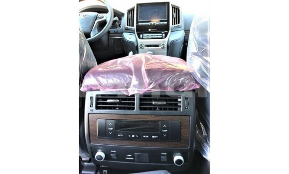 Acheter Import Voiture Toyota Land Cruiser Noir à Import - Dubai, Région de la Bouenza Acheter Import Voiture Toyota Land Cruiser Noir à Import - Dubai, Région de la Bouenza