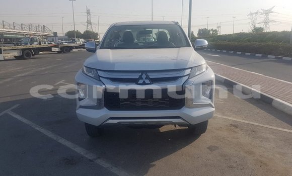 Acheter Import Voiture Mitsubishi L200 Blanc à Import - Dubai, Région de la Bouenza Acheter Import Voiture Mitsubishi L200 Blanc à Import - Dubai, Région de la Bouenza