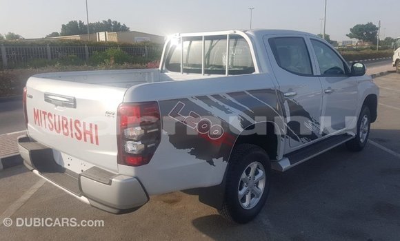 Acheter Import Voiture Mitsubishi L200 Blanc à Import - Dubai, Région de la Bouenza Acheter Import Voiture Mitsubishi L200 Blanc à Import - Dubai, Région de la Bouenza