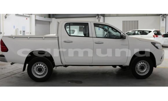 Acheter Import Voiture Toyota Hilux Blanc à Import - Dubai, Région de la Bouenza Acheter Import Voiture Toyota Hilux Blanc à Import - Dubai, Région de la Bouenza