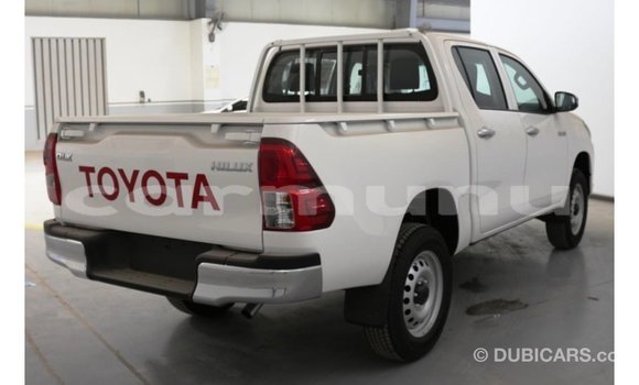 Acheter Import Voiture Toyota Hilux Blanc à Import - Dubai, Région de la Bouenza Acheter Import Voiture Toyota Hilux Blanc à Import - Dubai, Région de la Bouenza