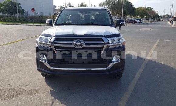 Acheter Import Voiture Toyota Land Cruiser Noir à Import - Dubai, Région de la Bouenza Acheter Import Voiture Toyota Land Cruiser Noir à Import - Dubai, Région de la Bouenza