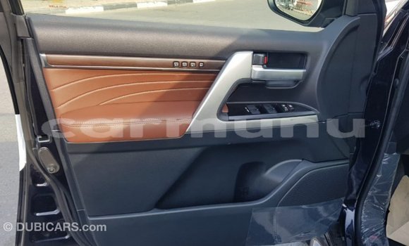 Acheter Import Voiture Toyota Land Cruiser Noir à Import - Dubai, Région de la Bouenza Acheter Import Voiture Toyota Land Cruiser Noir à Import - Dubai, Région de la Bouenza