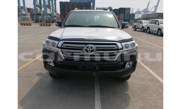 Acheter Import Voiture Toyota Land Cruiser Noir à Import - Dubai, Région de la Bouenza Acheter Import Voiture Toyota Land Cruiser Noir à Import - Dubai, Région de la Bouenza