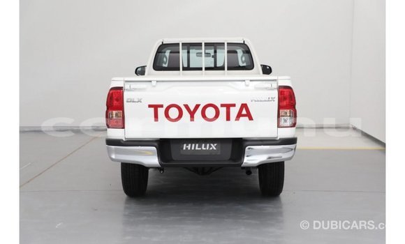 Acheter Import Voiture Toyota Hilux Blanc à Import - Dubai, Région de la Bouenza Acheter Import Voiture Toyota Hilux Blanc à Import - Dubai, Région de la Bouenza
