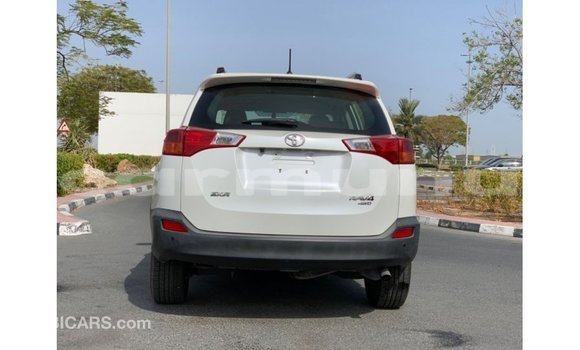 Acheter Import Utilitaire Toyota HiAce Blanc à Import - Dubai, Région de la Bouenza Acheter Import Utilitaire Toyota HiAce Blanc à Import - Dubai, Région de la Bouenza