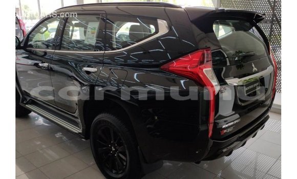 Acheter Import Voiture Mitsubishi Montero Noir à Import - Dubai, Région de la Bouenza Acheter Import Voiture Mitsubishi Montero Noir à Import - Dubai, Région de la Bouenza