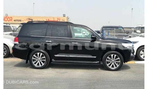 Buy Import Toyota Land Cruiser Black Car in Import - Dubai in Region of Bouenza Buy Import Toyota Land Cruiser Black Car in Import - Dubai in Region of Bouenza