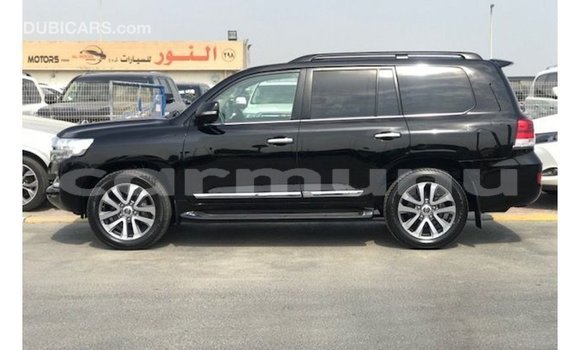 Buy Import Toyota Land Cruiser Black Car in Import - Dubai in Region of Bouenza Buy Import Toyota Land Cruiser Black Car in Import - Dubai in Region of Bouenza
