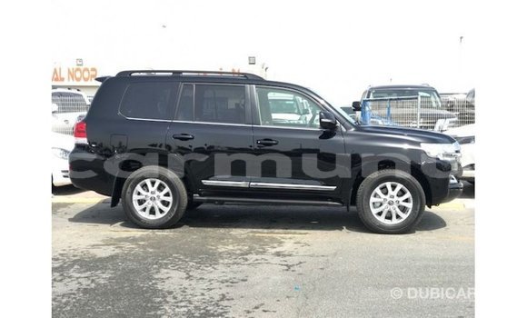 Buy Import Toyota Land Cruiser Black Car in Import - Dubai in Region of Bouenza Buy Import Toyota Land Cruiser Black Car in Import - Dubai in Region of Bouenza