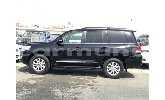 Buy Import Toyota Land Cruiser Black Car in Import - Dubai in Region of Bouenza Buy Import Toyota Land Cruiser Black Car in Import - Dubai in Region of Bouenza