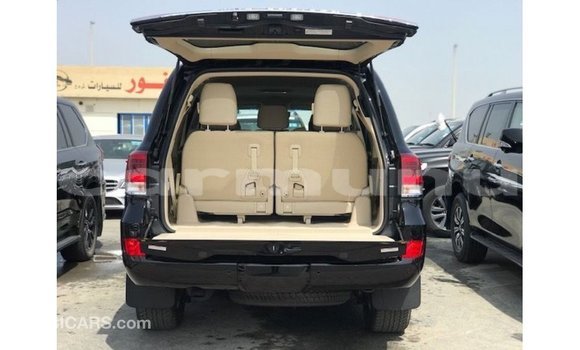 Buy Import Toyota Land Cruiser Black Car in Import - Dubai in Region of Bouenza Buy Import Toyota Land Cruiser Black Car in Import - Dubai in Region of Bouenza
