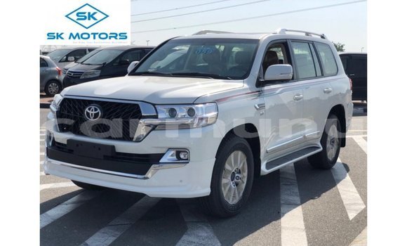 Acheter Import Voiture Toyota Land Cruiser Blanc à Import - Dubai, Région de la Bouenza Acheter Import Voiture Toyota Land Cruiser Blanc à Import - Dubai, Région de la Bouenza