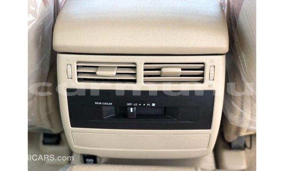 Acheter Import Voiture Toyota Land Cruiser Blanc à Import - Dubai, Région de la Bouenza Acheter Import Voiture Toyota Land Cruiser Blanc à Import - Dubai, Région de la Bouenza