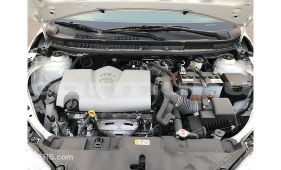 Acheter Import Utilitaire Toyota DA Blanc à Import - Dubai, Région de la Bouenza Acheter Import Utilitaire Toyota DA Blanc à Import - Dubai, Région de la Bouenza