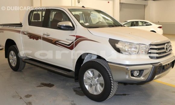 Acheter Import Voiture Toyota Hilux Blanc à Import - Dubai, Région de la Bouenza Acheter Import Voiture Toyota Hilux Blanc à Import - Dubai, Région de la Bouenza