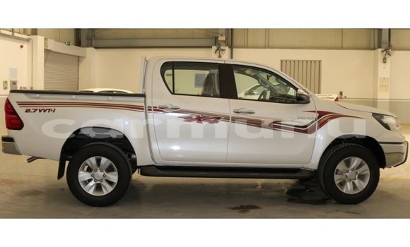 Acheter Import Voiture Toyota Hilux Blanc à Import - Dubai, Région de la Bouenza Acheter Import Voiture Toyota Hilux Blanc à Import - Dubai, Région de la Bouenza