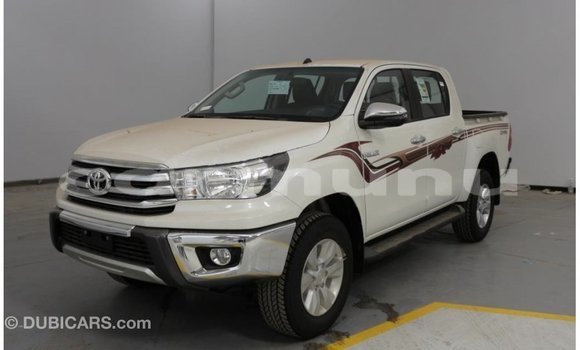 Acheter Import Voiture Toyota Hilux Blanc à Import - Dubai, Région de la Bouenza Acheter Import Voiture Toyota Hilux Blanc à Import - Dubai, Région de la Bouenza