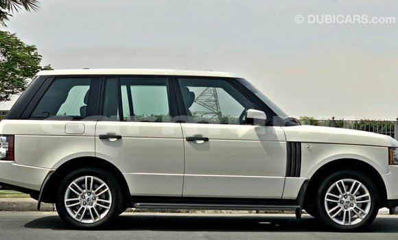 Acheter Import Voiture Land Rover Range Rover Blanc à Import - Dubai, Région de la Bouenza Acheter Import Voiture Land Rover Range Rover Blanc à Import - Dubai, Région de la Bouenza