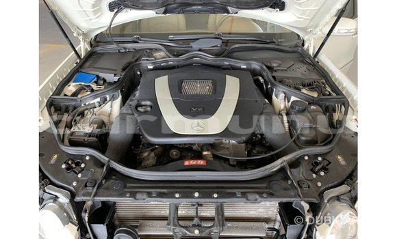 Acheter Import Voiture Mercedes-Benz 200 Blanc à Import - Dubai, Région de la Bouenza Acheter Import Voiture Mercedes-Benz 200 Blanc à Import - Dubai, Région de la Bouenza