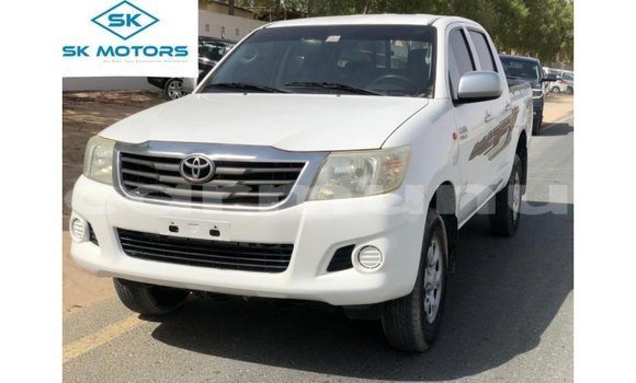 Buy Import Toyota Hilux White Car in Import - Dubai in Region of Bouenza