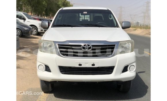 Acheter Import Voiture Toyota Hilux Blanc à Import - Dubai, Région de la Bouenza Acheter Import Voiture Toyota Hilux Blanc à Import - Dubai, Région de la Bouenza