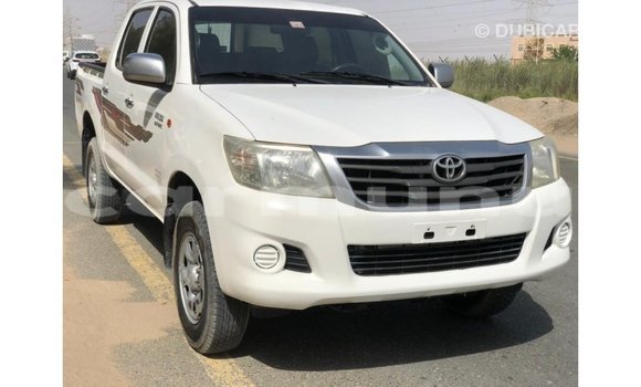 Acheter Import Voiture Toyota Hilux Blanc à Import - Dubai, Région de la Bouenza Acheter Import Voiture Toyota Hilux Blanc à Import - Dubai, Région de la Bouenza