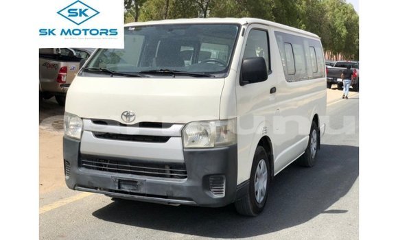 Buy Import Toyota Hiace White Car in Import - Dubai in Region of Bouenza