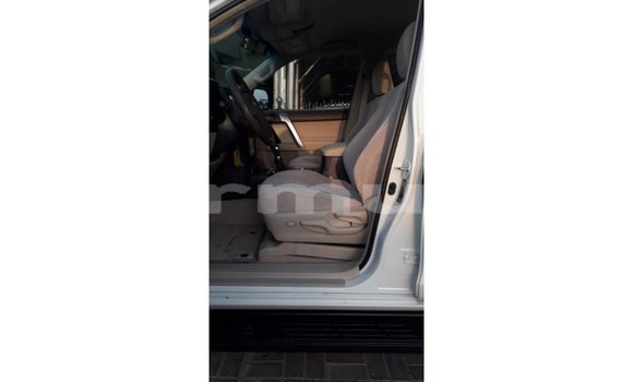 Acheter Import Voiture Toyota Prado Blanc à Import - Dubai, Région de la Bouenza Acheter Import Voiture Toyota Prado Blanc à Import - Dubai, Région de la Bouenza