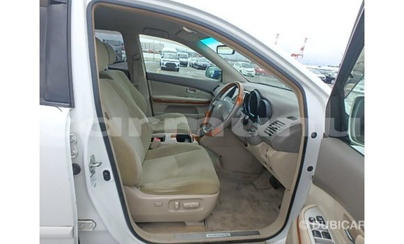 Acheter Import Voiture Toyota Harrier Blanc à Import - Dubai, Région de la Bouenza Acheter Import Voiture Toyota Harrier Blanc à Import - Dubai, Région de la Bouenza