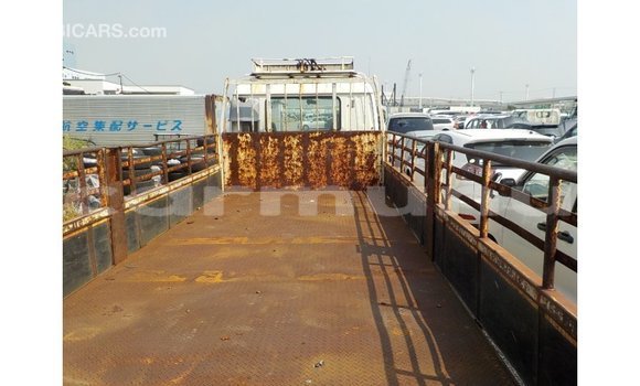 Buy Import Isuzu FTR 850 White Truck in Import - Dubai in Region of Bouenza Buy Import Isuzu FTR 850 White Truck in Import - Dubai in Region of Bouenza