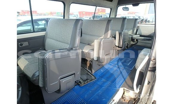 Buy Import Nissan Caravan White Car in Import - Dubai in Region of Bouenza Buy Import Nissan Caravan White Car in Import - Dubai in Region of Bouenza