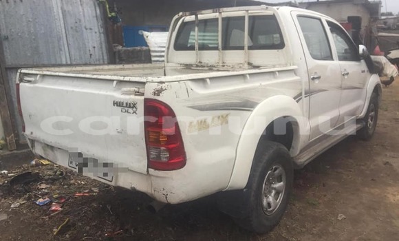 Acheter Occasion Voiture Toyota Hilux Blanc à Brazzaville, Commune de Brazzaville Acheter Occasion Voiture Toyota Hilux Blanc à Brazzaville, Commune de Brazzaville