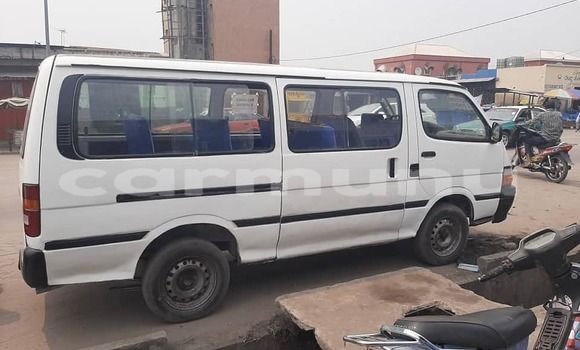 Acheter Occasion Voiture Toyota Hiace Blanc à Brazzaville, Commune de Brazzaville Acheter Occasion Voiture Toyota Hiace Blanc à Brazzaville, Commune de Brazzaville