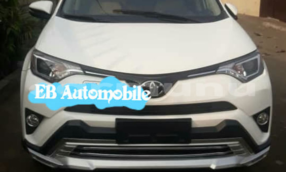 Acheter Occasion Voiture Toyota RAV4 Blanc à Brazzaville, Commune de Brazzaville Acheter Occasion Voiture Toyota RAV4 Blanc à Brazzaville, Commune de Brazzaville