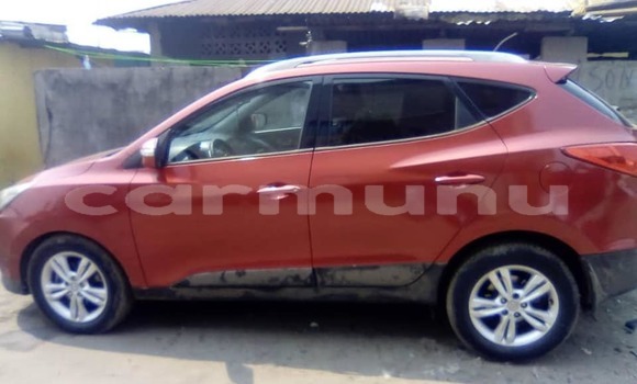 Acheter Occasion Voiture Hyundai Tucson Rouge à Brazzaville, Commune de Brazzaville Acheter Occasion Voiture Hyundai Tucson Rouge à Brazzaville, Commune de Brazzaville