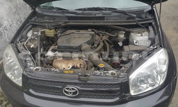 Acheter Occasion Voiture Toyota RAV4 Noir à Brazzaville, Commune de Brazzaville Acheter Occasion Voiture Toyota RAV4 Noir à Brazzaville, Commune de Brazzaville