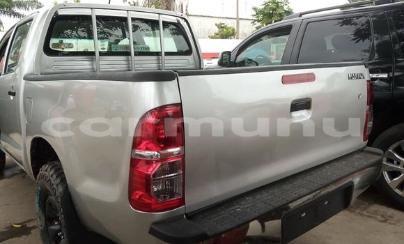 Acheter Occasion Voiture Toyota Hilux Gris à Brazzaville, Commune de Brazzaville Acheter Occasion Voiture Toyota Hilux Gris à Brazzaville, Commune de Brazzaville