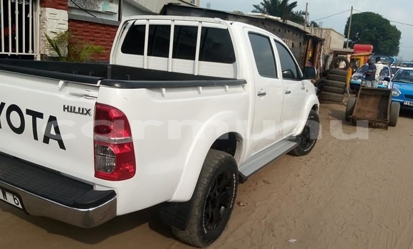 Acheter Occasion Voiture Toyota Hilux Blanc à Brazzaville, Commune de Brazzaville Acheter Occasion Voiture Toyota Hilux Blanc à Brazzaville, Commune de Brazzaville