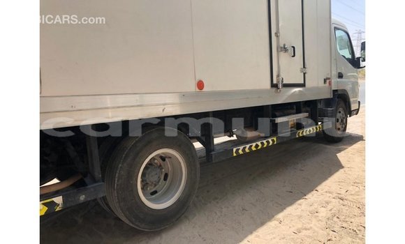 Acheter Import Voiture Mitsubishi i Blanc à Import - Dubai, Région de la Bouenza Acheter Import Voiture Mitsubishi i Blanc à Import - Dubai, Région de la Bouenza