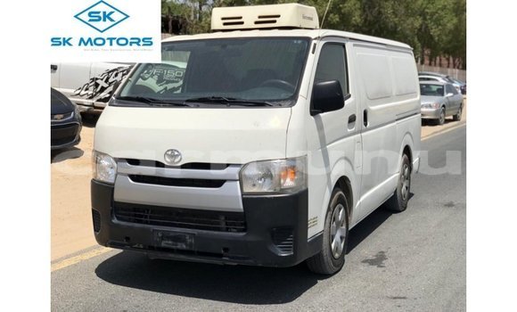 Acheter Import Voiture Toyota Hiace Blanc à Import - Dubai, Région de la Bouenza