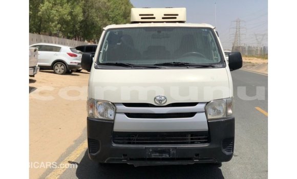Acheter Import Voiture Toyota Hiace Blanc à Import - Dubai, Région de la Bouenza Acheter Import Voiture Toyota Hiace Blanc à Import - Dubai, Région de la Bouenza
