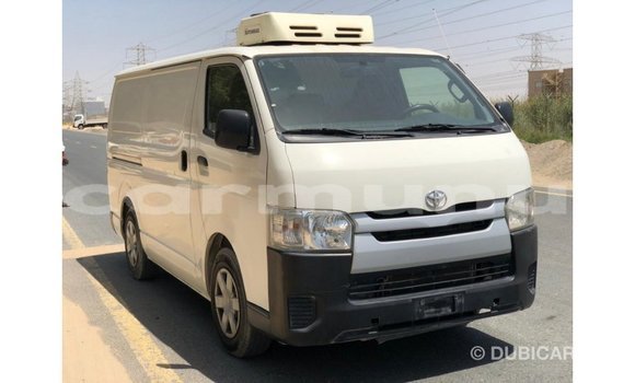 Acheter Import Voiture Toyota Hiace Blanc à Import - Dubai, Région de la Bouenza Acheter Import Voiture Toyota Hiace Blanc à Import - Dubai, Région de la Bouenza