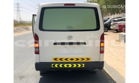 Acheter Import Voiture Toyota Hiace Blanc à Import - Dubai, Région de la Bouenza Acheter Import Voiture Toyota Hiace Blanc à Import - Dubai, Région de la Bouenza