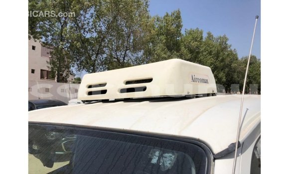 Acheter Import Voiture Toyota Hiace Blanc à Import - Dubai, Région de la Bouenza Acheter Import Voiture Toyota Hiace Blanc à Import - Dubai, Région de la Bouenza