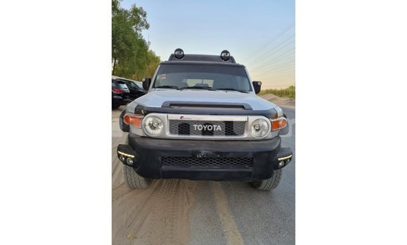 Acheter Import Voiture Toyota FJ Cruiser Autre à Import - Dubai, Région de la Bouenza Acheter Import Voiture Toyota FJ Cruiser Autre à Import - Dubai, Région de la Bouenza